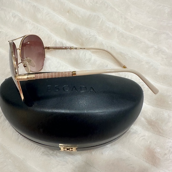 Escada Aviator Sunglasses with Gradient Pink Lenses - - Picture 2 of 3